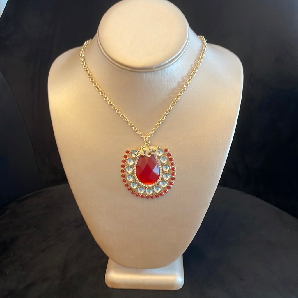 Brand New Ar Razorback Necklace 30 Inches